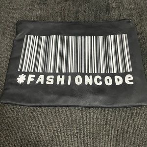 Black "Fashion Code" Zara Clutch